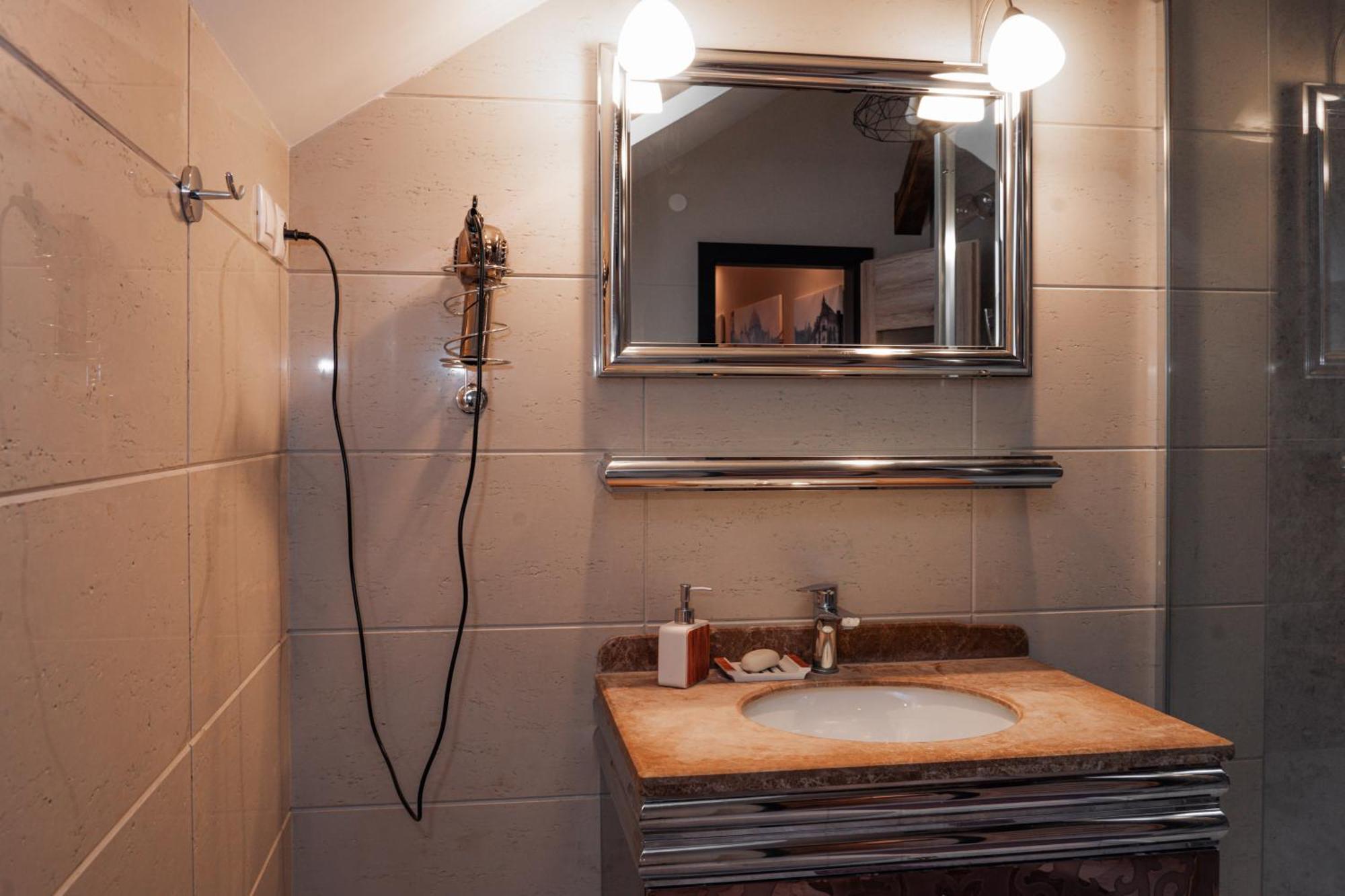 Apatman Fellini House Appartement Trenčín Buitenkant foto