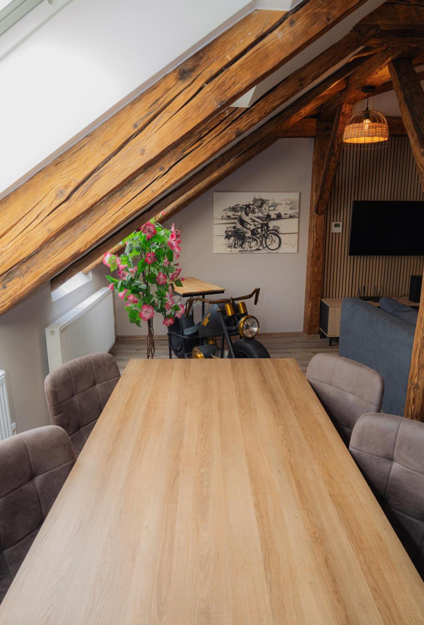 Apatman Fellini House Appartement Trenčín Buitenkant foto